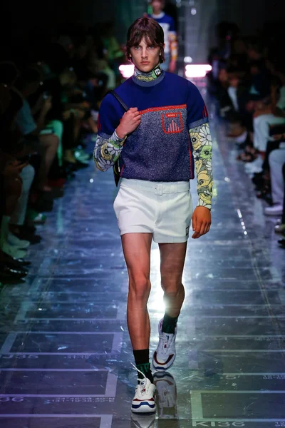 Look 23